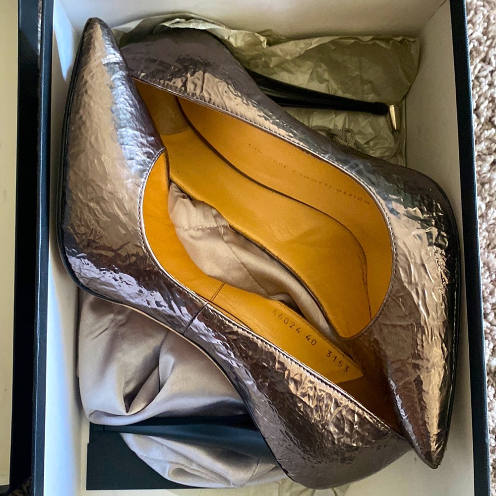 Giuseppe heels silver wrinkle pumps